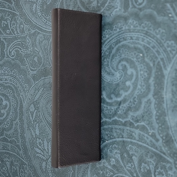 Shaquille O'Neal Black Eyeglass Case (Case Only) - Picture 8 of 11